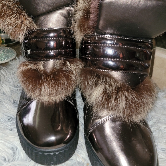 Boots - Picture 2 of 7